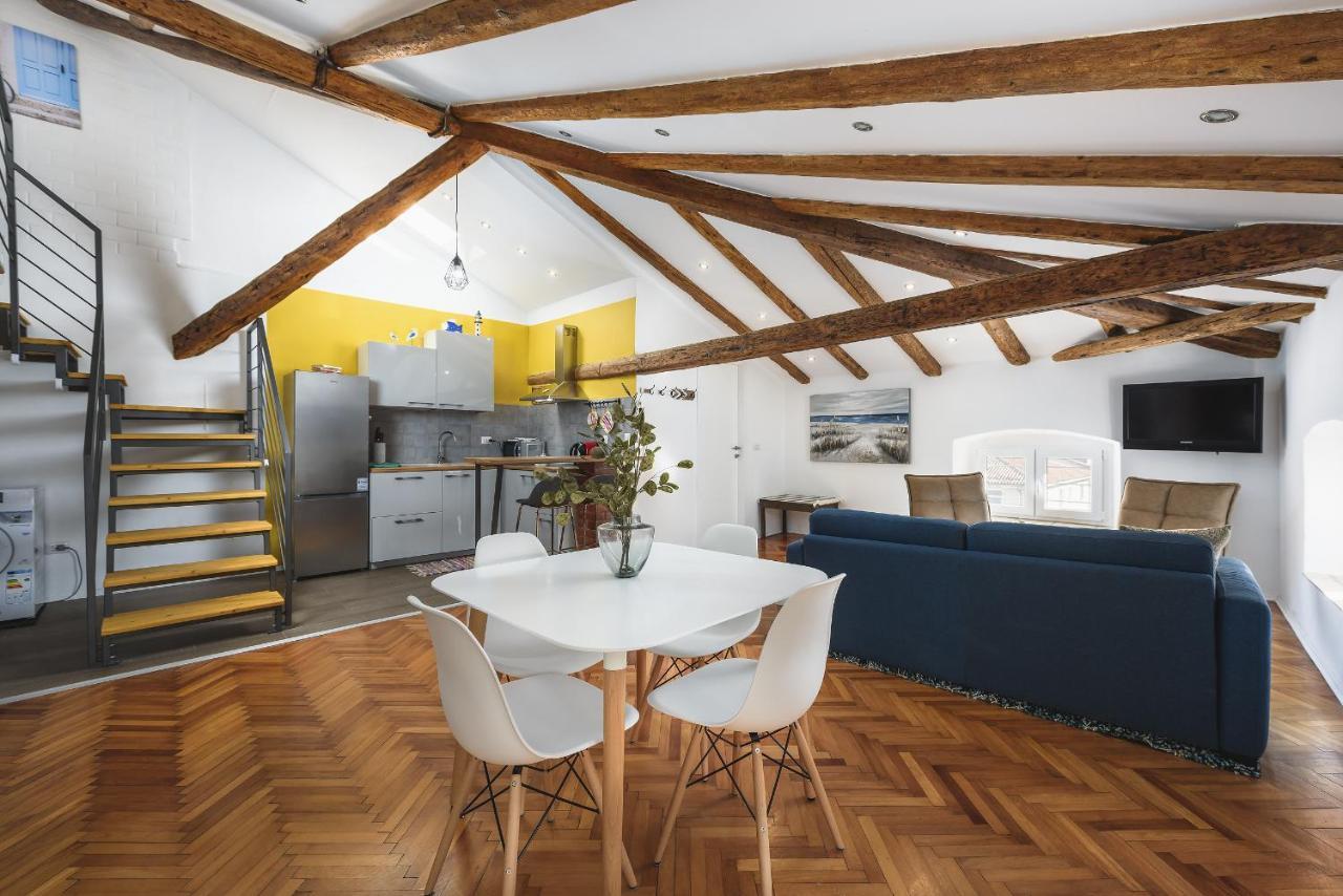 Urban Loft Old Town Apartman *